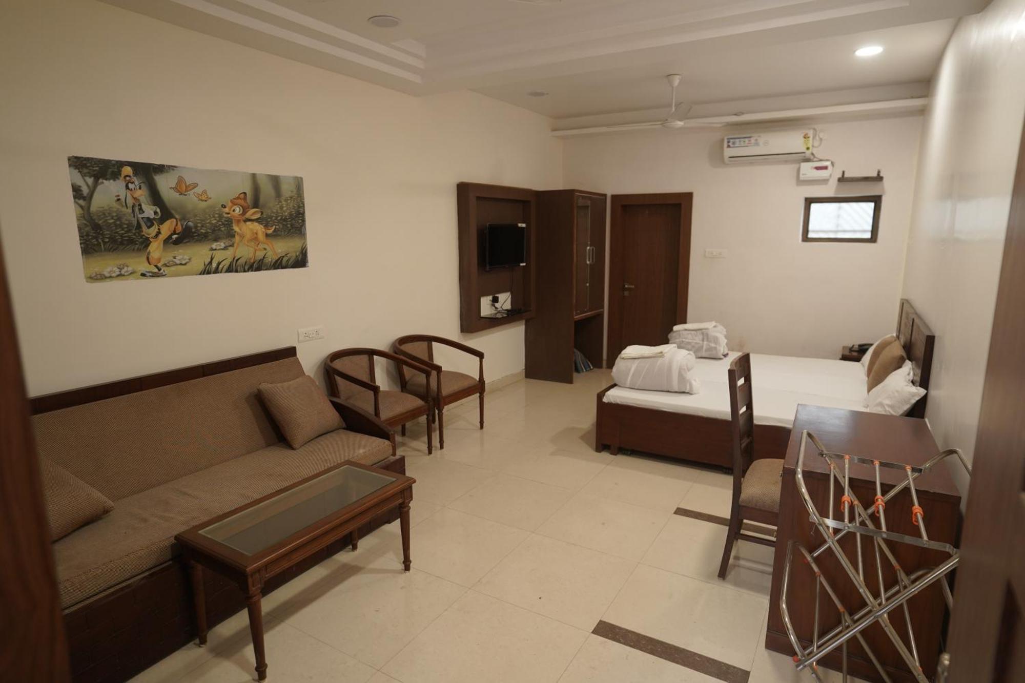 Narmada Vatika Hotel Jabalpur Exterior foto